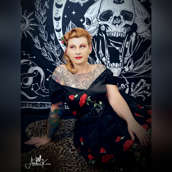 The Pinup Posher! The Handmade Closet Maker! - Picture 4 of 9